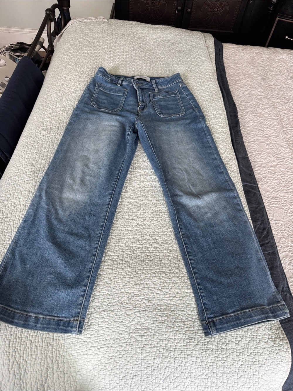 Classic Washed Blue Wide-Leg Women's Jeans Ankle Length (Petite Friendly)